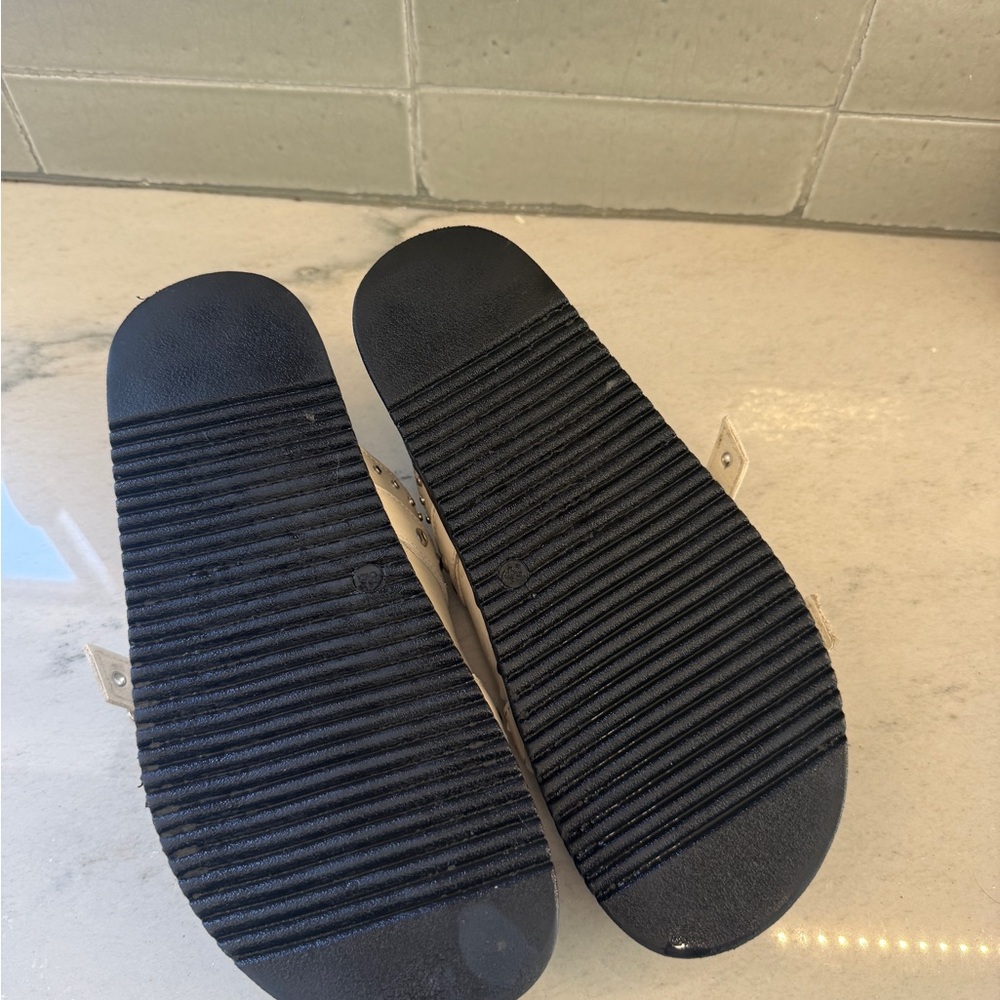 Steve Madden White Cream Studded Slide Sandals - Picture 2 of 3